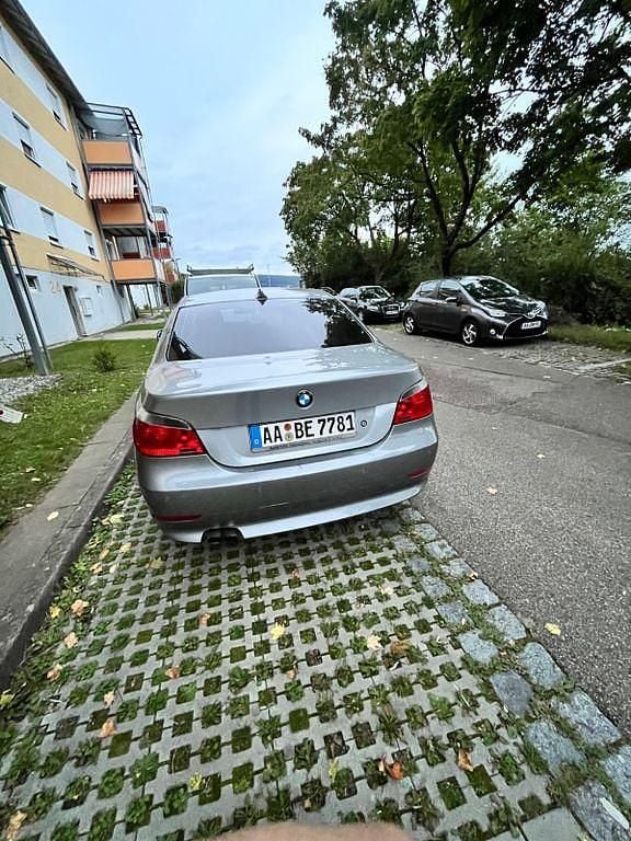 Gebraucht BMW 523 177 PS (130 kW) 2006 Grau Limousine