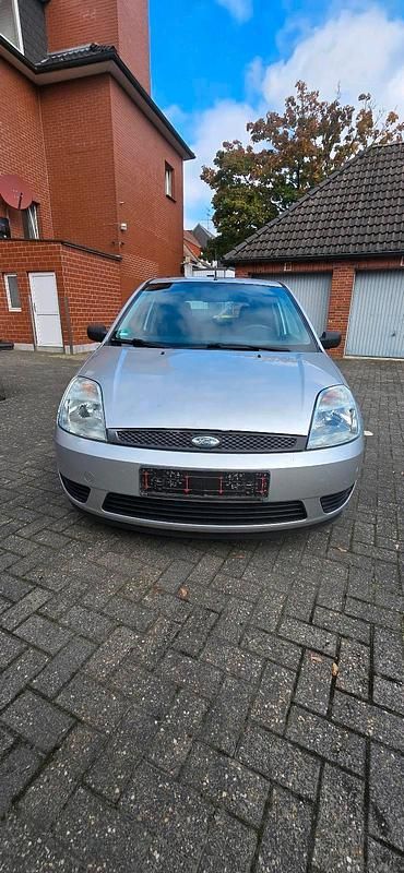Grau Gebraucht 2005 Ford Fiesta Kleinwagen | 550 € (Guter Preis) - Bild 1/4