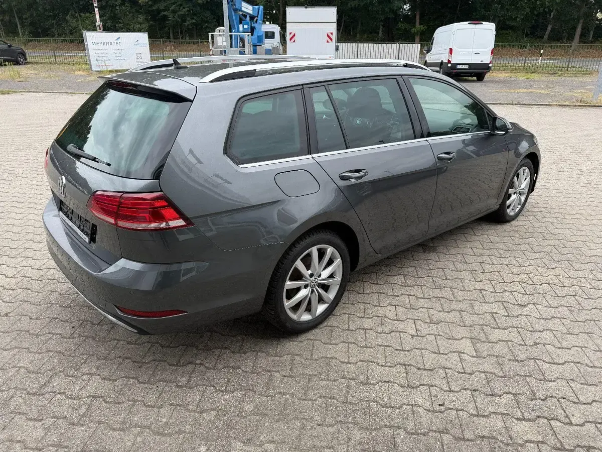Gebraucht VW Golf VII Highline 150 PS (110 kW) 2019 Grau Kombi