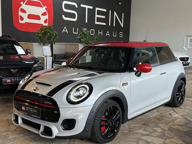 Weiß Gebraucht 2021 Mini John Cooper Works Kleinwagen | 28.990 € (Fairer Preis) - Bild 1/4