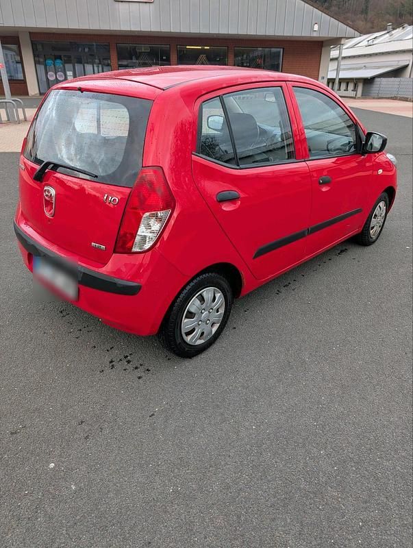 Gebraucht Hyundai i10 78 PS (57 kW) 2008 Rot Kleinwagen