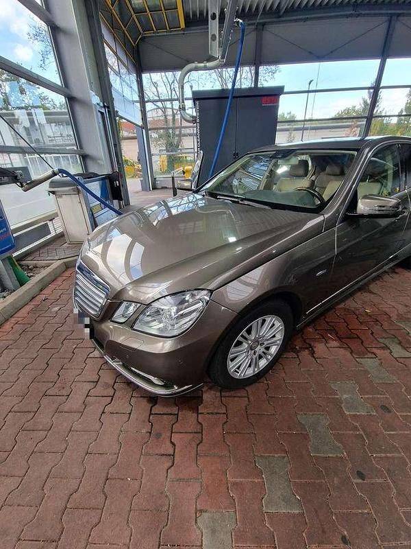 Gebraucht Mercedes E350 Elegance 231 PS (169 kW) 2009 Grau Limousine