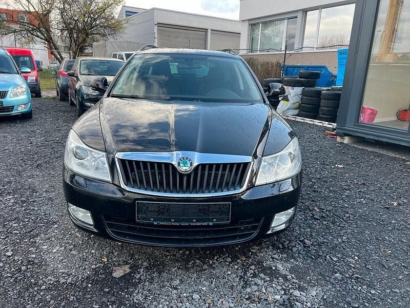 Gebraucht Skoda Octavia 105 PS (77 kW) 2012 Schwarz Kombi