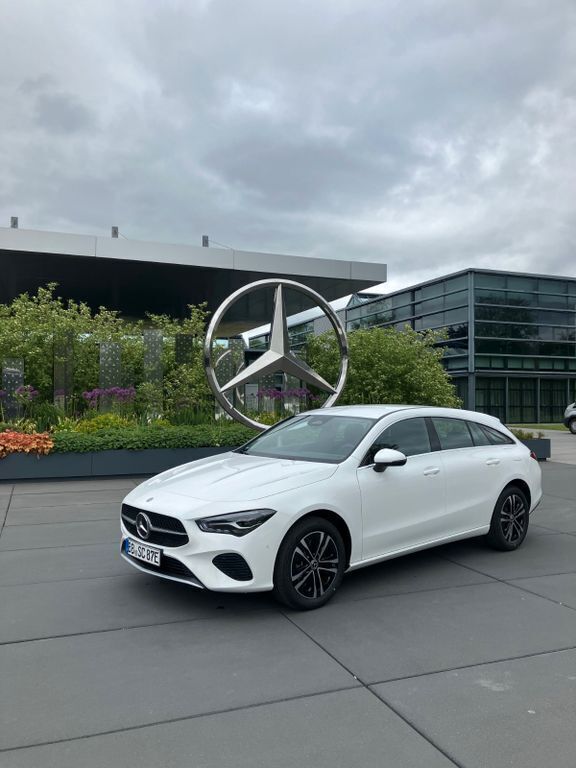 Gebraucht Mercedes CLA250e Shooting Brake 163 PS (119 kW) 2024 Weiß Kombi