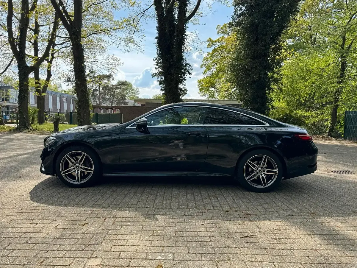 Gebraucht Mercedes E220 194 PS (142 kW) 2019 Grün Coupé