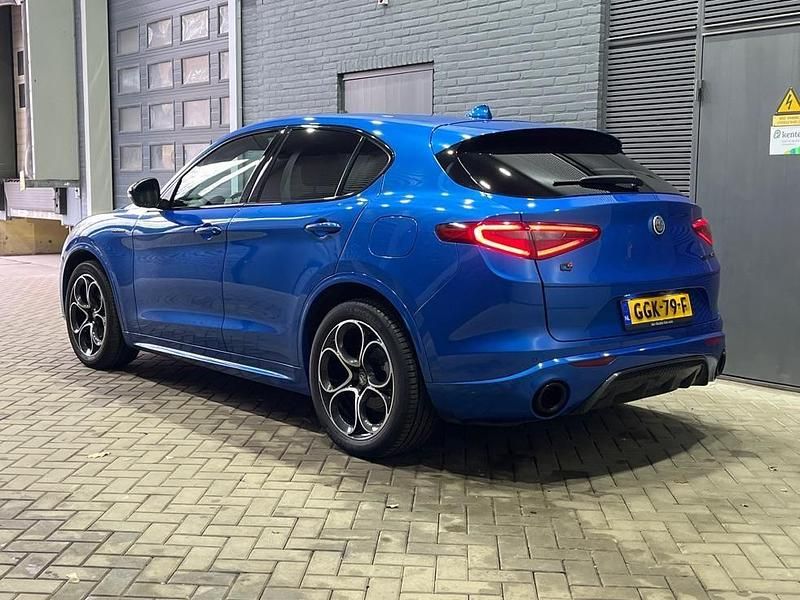 Gebraucht Alfa Romeo Stelvio Veloce 209 PS (153 kW) 2022 Blau SUV