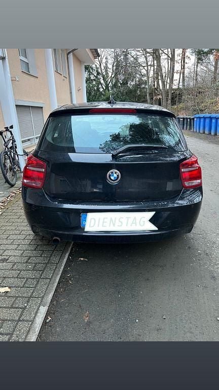Gebraucht BMW 114 104 PS (76 kW) 2012 Schwarz Kleinwagen