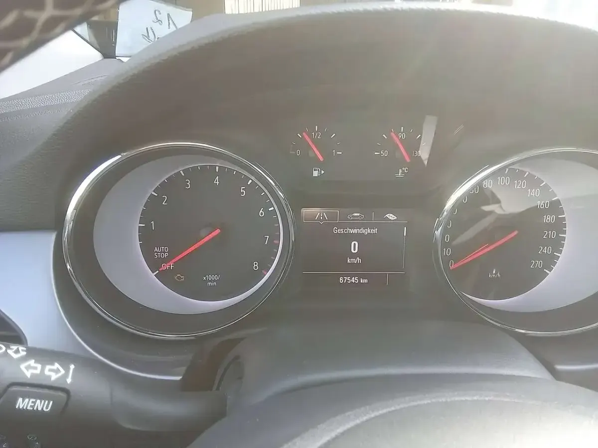 Gebraucht Opel Astra 105 PS (77 kW) 2019 Lava rot Kleinwagen