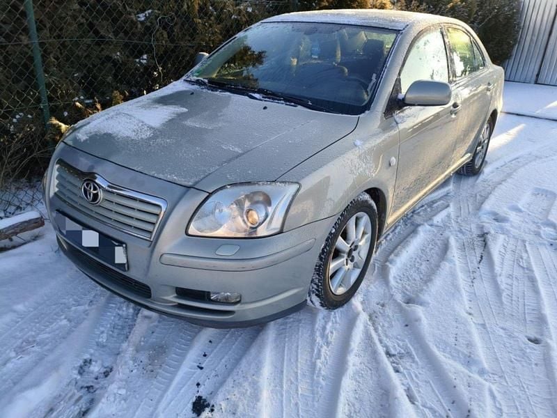 Silber Gebraucht 2004 Toyota Avensis Sol Limousine | 1.690 € (Guter Preis) - Bild 1/4