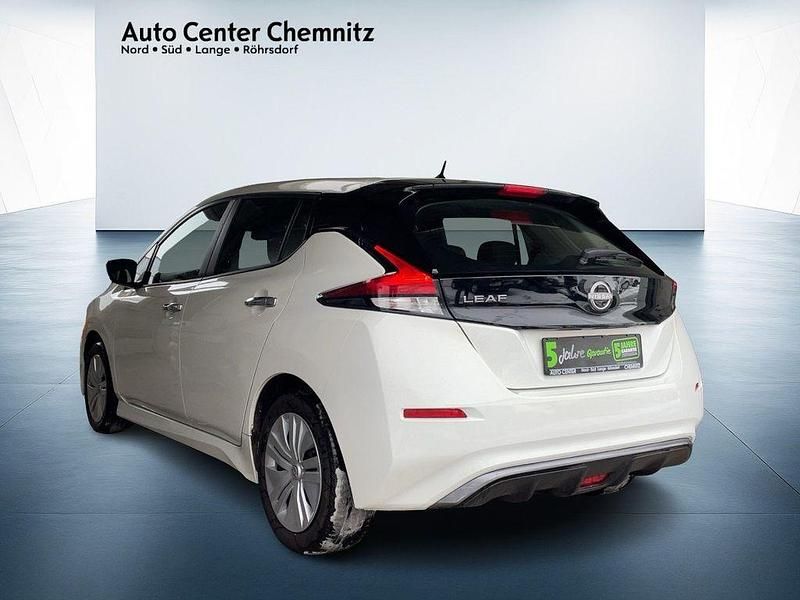 Gebraucht Nissan Leaf Basis 110 kW (150 PS) 2022 Weiß Kleinwagen