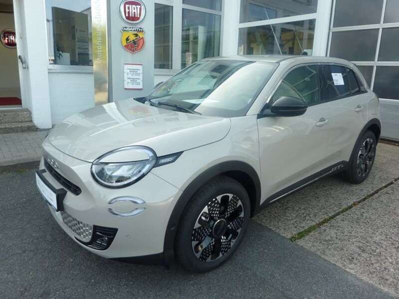Beige Neu 2024 Fiat 600 La Prima SUV | 29.990 € (Teuer) - Bild 1/4