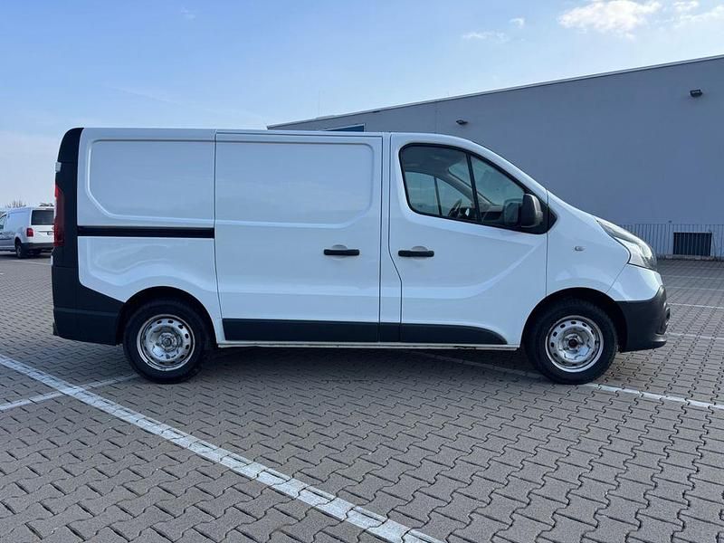 Gebraucht Renault Trafic Komfort 95 PS (69 kW) 2016 Weiß Van / Kleinbus
