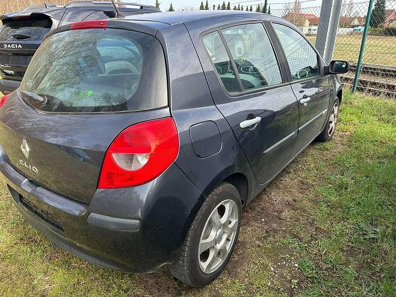 Gebraucht Renault Clio II Rip Curl 101 PS (74 kW) 2009 Limousine