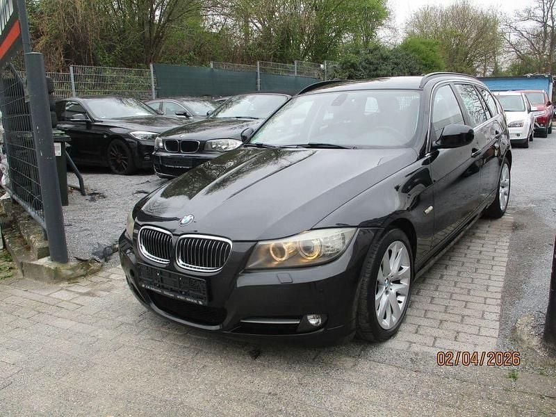 Gebraucht BMW 320 Lifestyle 184 PS (135 kW) 2012 Schwarz Kombi