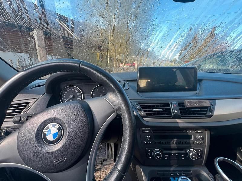 Gebraucht BMW X1 176 PS (129 kW) 2011 Braun SUV
