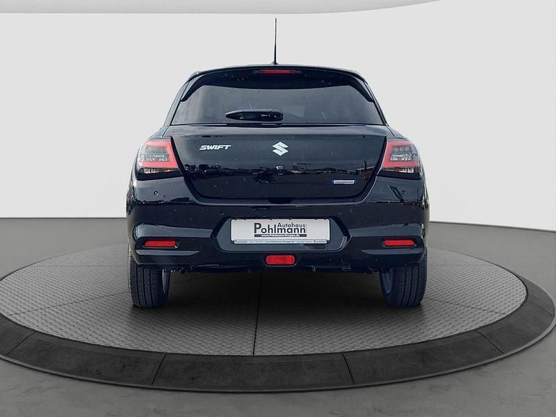 Neu Suzuki Swift Comfort 83 PS (61 kW) 2025 Schwarz Kleinwagen