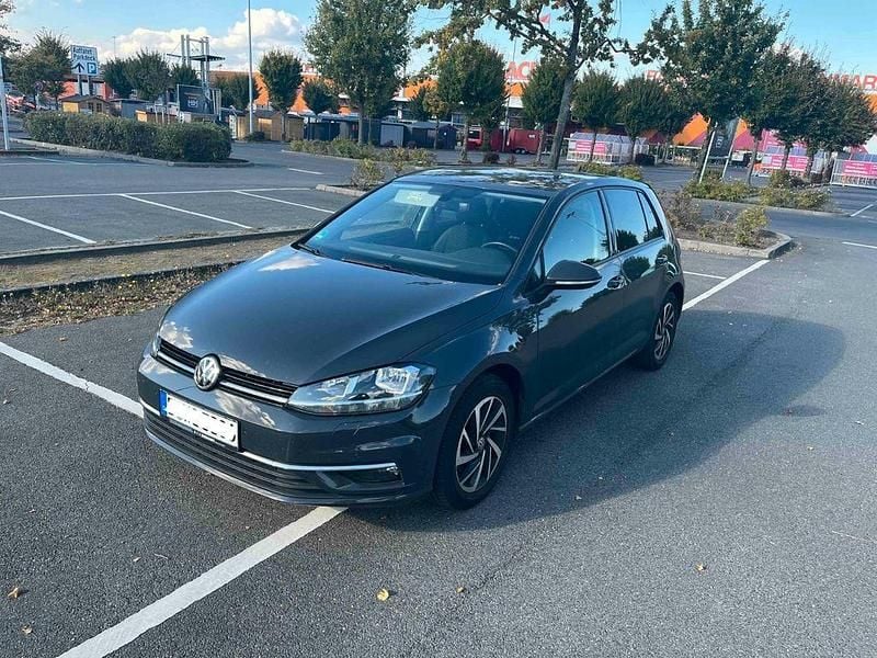 Grau Gebraucht 2019 VW Golf VII Join Limousine | 15.999 € (Fairer Preis) - Bild 1/4