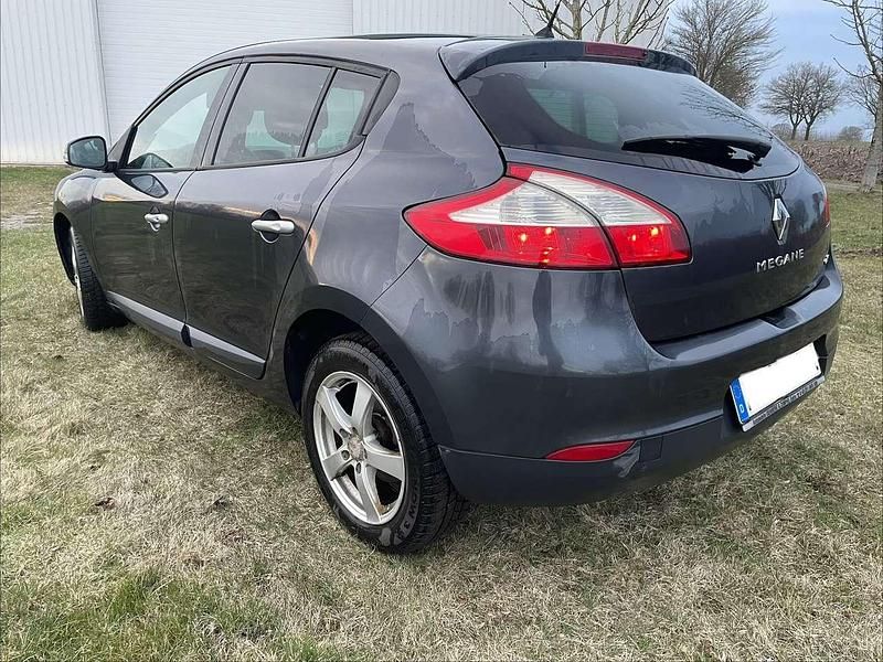 Gebraucht Renault Mégane III Dynamique 106 PS (77 kW) 2010 Kleinwagen