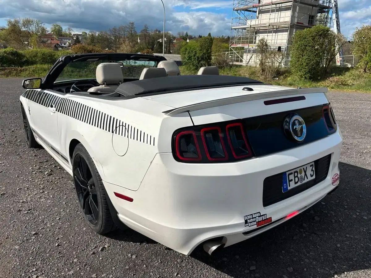 Occasion Ford Mustang 306 ch (225 kW) 2013 Blanc Cabriolet