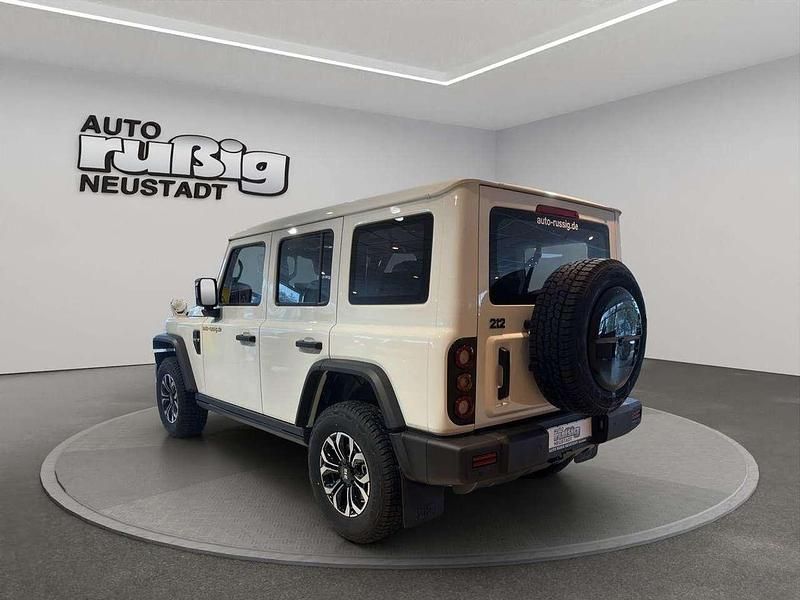 Gebraucht BAW 212 166 PS (122 kW) 2025 Grün SUV