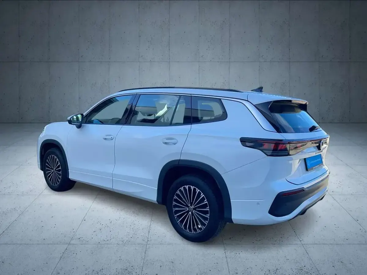Gebraucht VW Tayron Life 193 PS (141 kW) 2025 Oryxweiß perlmutteffekt SUV