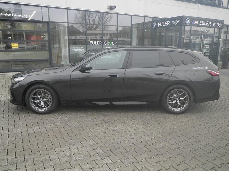 Gebraucht BMW 520 Performance 197 PS (144 kW) 2026 Grau Kombi