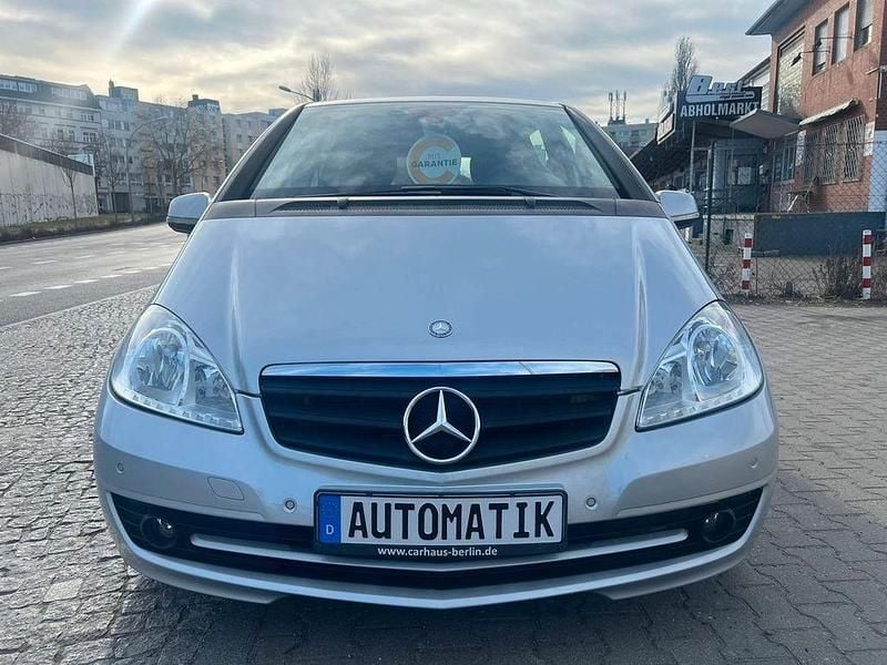 Gebraucht Mercedes A160 95 PS (69 kW) 2011 Silber Limousine