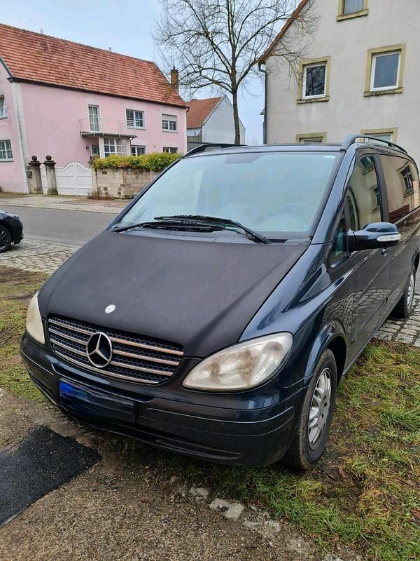 Schwarz Gebraucht 2004 Mercedes Viano Van / Kleinbus | 5.990 € (Fairer Preis) - Bild 1/4