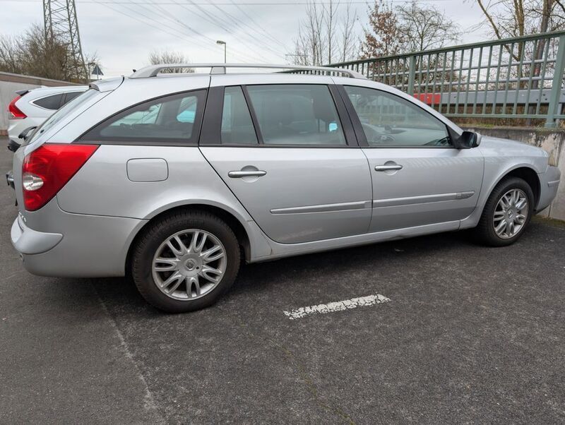 Silber Gebraucht 2005 Renault Laguna II Kombi | 3.999 € (Teuer) - Bild 1/4