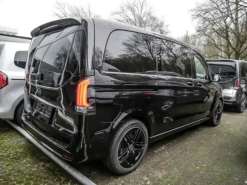 Gebraucht Mercedes V220 Style 163 PS (119 kW) 2025 Obsidianschwarz metallic Van / Kleinbus