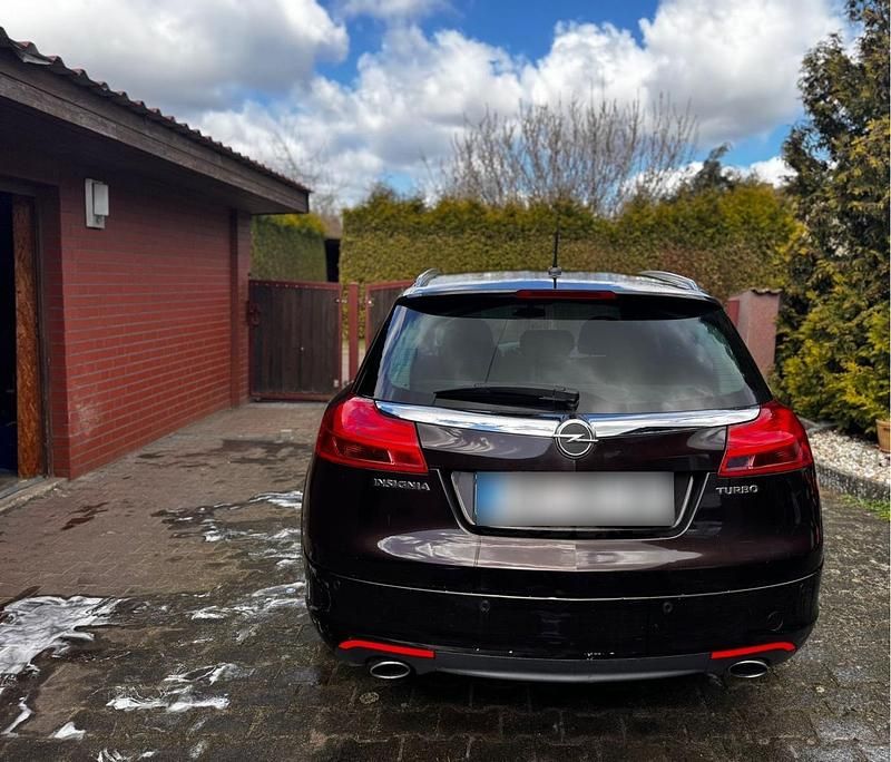 Gebraucht Opel Insignia 180 PS (132 kW) 2010 Braun Kombi