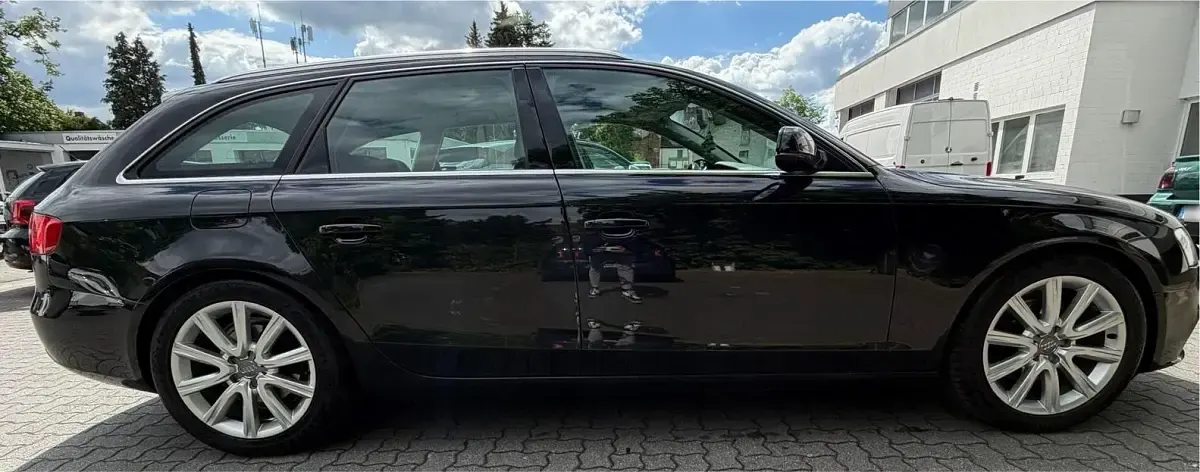 Gebraucht Audi A4 133 PS (97 kW) 2012 Schwarz Kombi