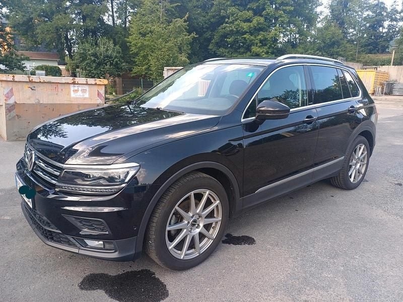 Schwarz Gebraucht 2019 VW Tiguan SUV | 18.999 € (Superpreis) - Bild 1/4
