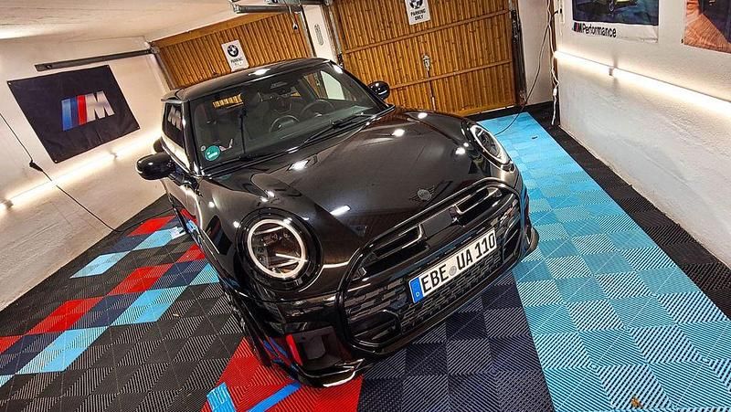 Schwarz Gebraucht 2025 Mini John Cooper Works Kleinwagen | 37.999 € (Fairer Preis) - Bild 1/4