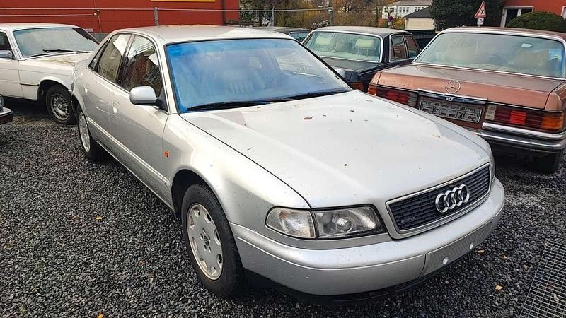 Silber Gebraucht 1994 Audi A8 Limousine | 6.900 € - Bild 1/4