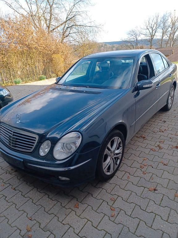 Gebraucht Mercedes E500 Avantgarde 306 PS (225 kW) 2003 Schwarz Limousine