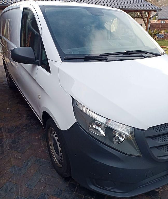 Weiß Gebraucht 2015 Mercedes Vito Van / Kleinbus | 14.700 € (Superpreis) - Bild 1/4