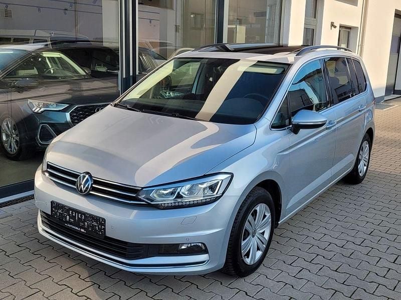 Silber Gebraucht 2021 VW Touran Highline Van / Kleinbus | 18.950 € (Guter Preis) - Bild 1/4