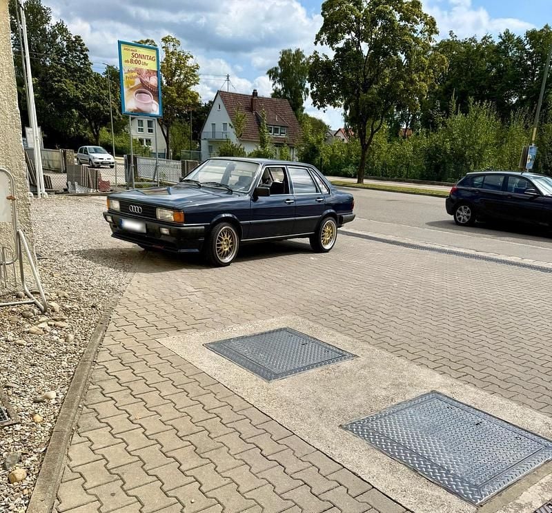Second-hand Audi 80 75 CP (55 kW) 1984 Albastru Berlinǎ
