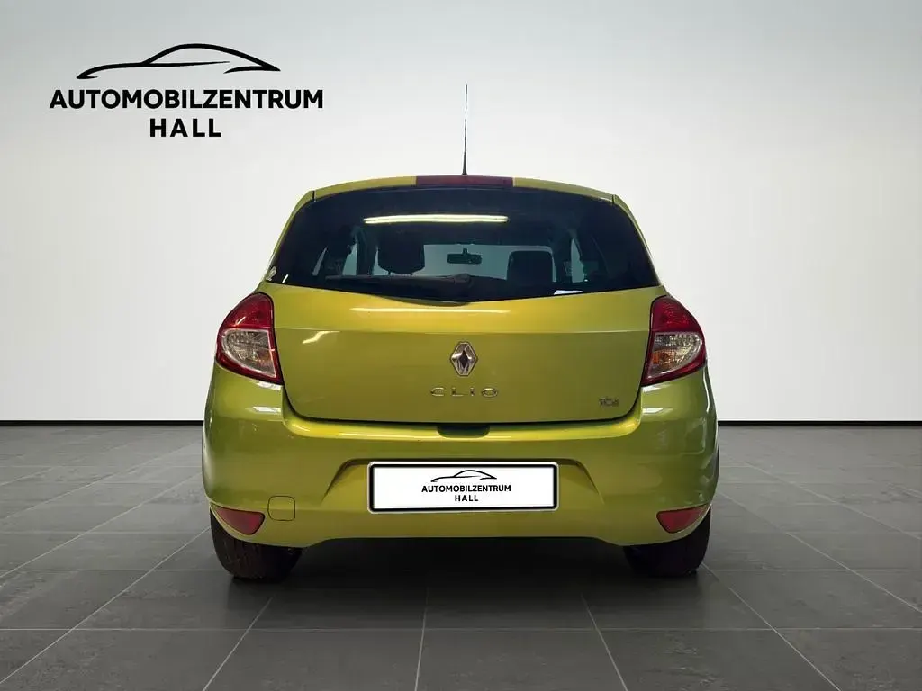 Gebraucht Renault Clio III Dynamique 101 PS (74 kW) 2011 Grün
