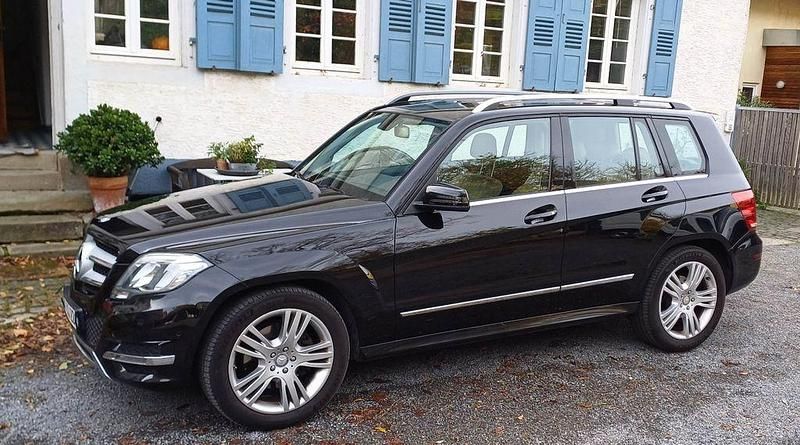 Schwarz Gebraucht 2015 Mercedes GLK220 SUV | 22.800 € (Etwas zu teuer) - Bild 1/4