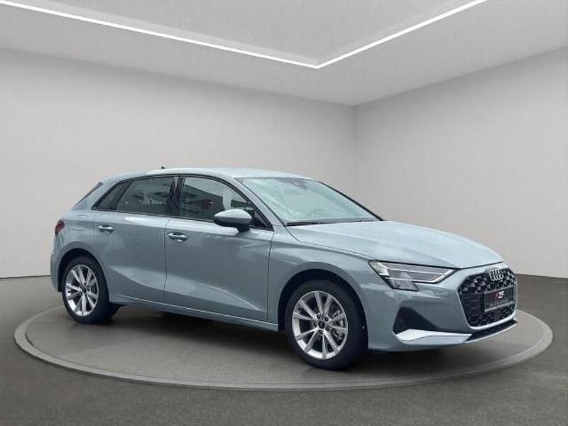 Neu Audi A3 Advanced Plus 150 PS (110 kW) 2025 Grau Limousine