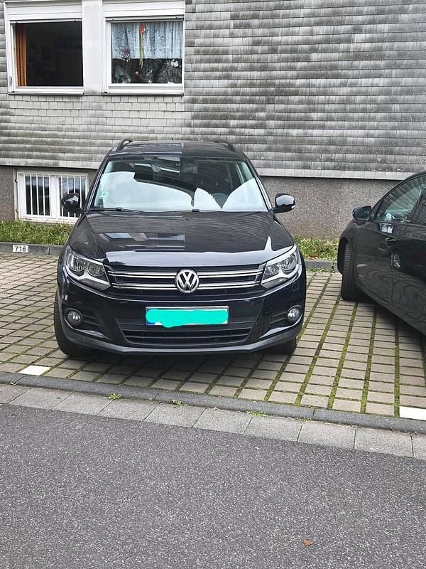 Schwarz Gebraucht 2012 VW Tiguan SUV | 7.550 € (Guter Preis) - Bild 1/4