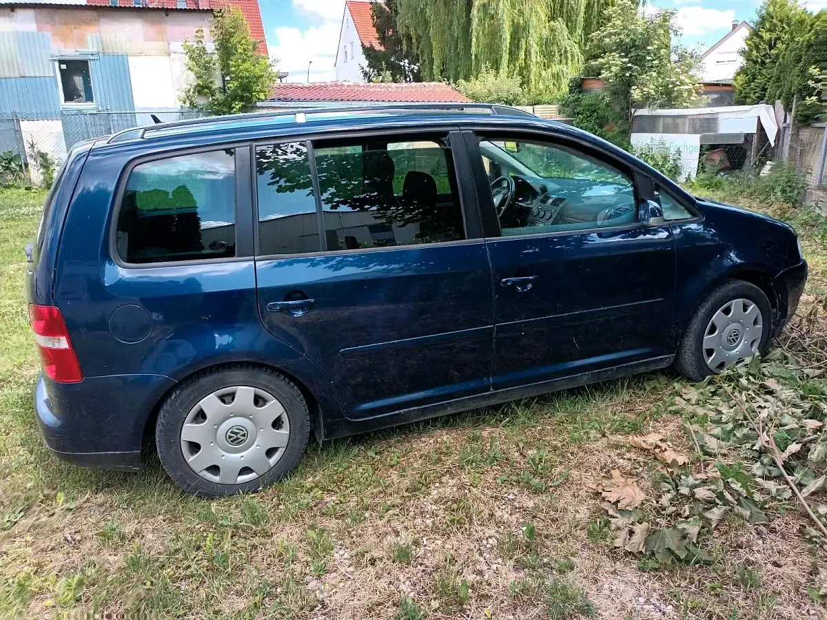 Gebraucht VW Touran 116 PS (85 kW) 2026 Blau Van / Kleinbus