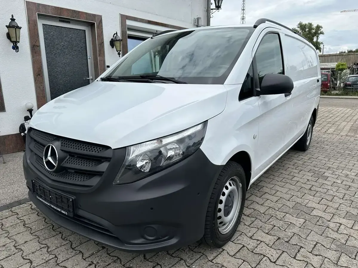 Gebraucht Mercedes Vito 163 PS (119 kW) 2018 Weiß Van