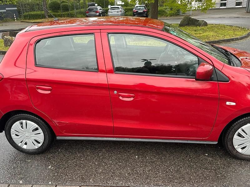 Gebraucht Mitsubishi Space Star 71 PS (52 kW) 2019 Rot Kleinwagen