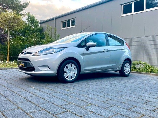 Silber Gebraucht 2011 Ford Fiesta Trend Kleinwagen | 4.200 € (Fairer Preis) - Bild 1/4