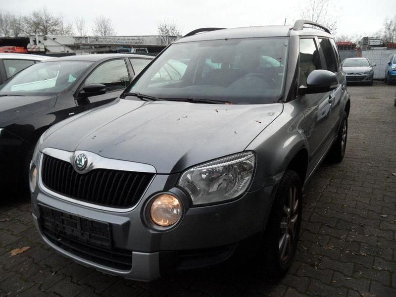 Grau Gebraucht 2012 Skoda Yeti SUV | 5.249 € (Guter Preis) - Bild 1/4