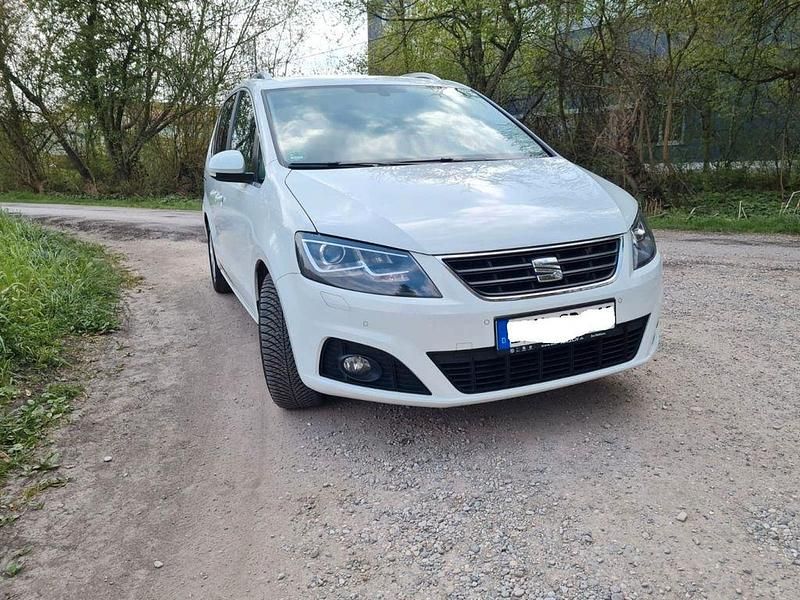 Weiß Gebraucht 2015 Seat Alhambra Crono Plus Van / Kleinbus | 8.800 € (Superpreis) - Bild 1/4