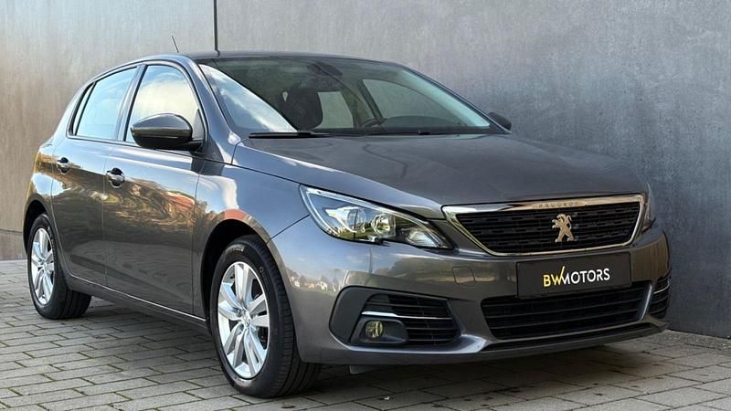Grau Gebraucht 2021 Peugeot 308 Active Kleinwagen | 13.290 € (Guter Preis) - Bild 1/4